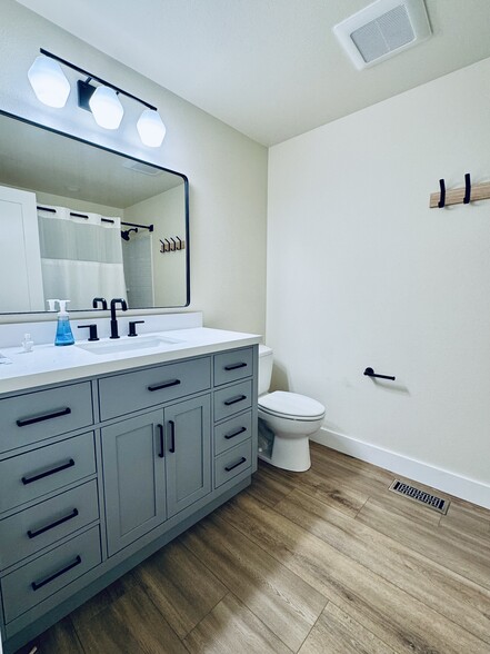 Bathroom #1 - 11965 NW Oatfield Ct