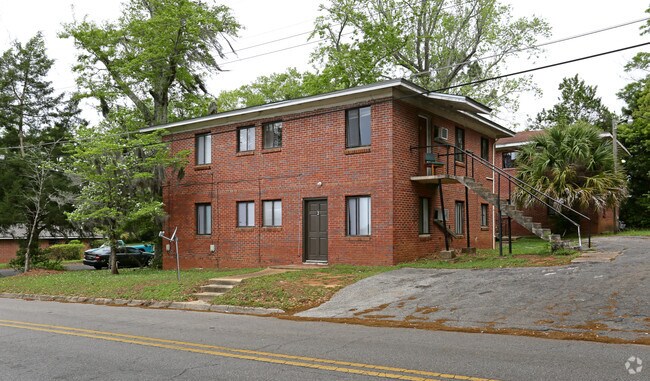 Building Photo - University Apartments