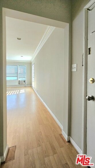 Building Photo - 1022 S Norton Ave