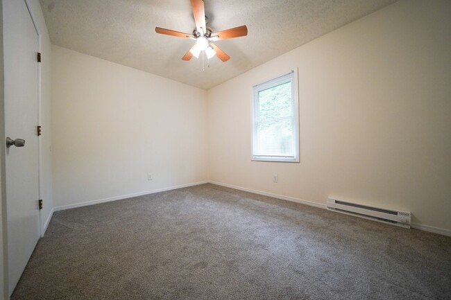 Building Photo - Duplex 2 bedroom, 1 bath near Downtown Kan...