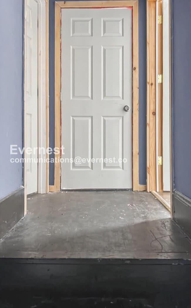 Building Photo - 1 Bed, 1 Bath with Off-Street Parking / Pet-Friendly / Vouchers Accepted / Available Now!