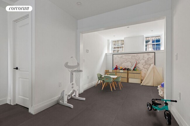 Building Photo - 96 Barrow St