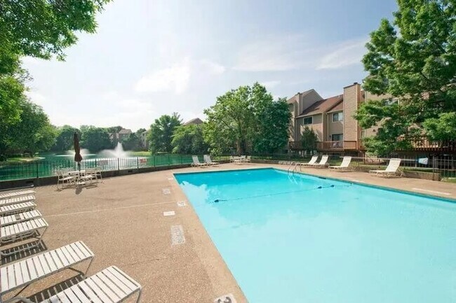 Building Photo - 9310 Hunters Creek Dr