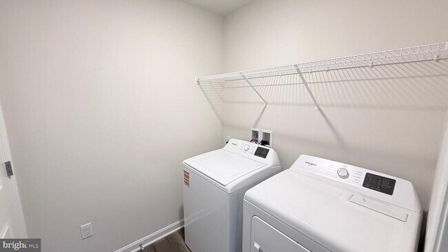 Building Photo - 107 Dinges St