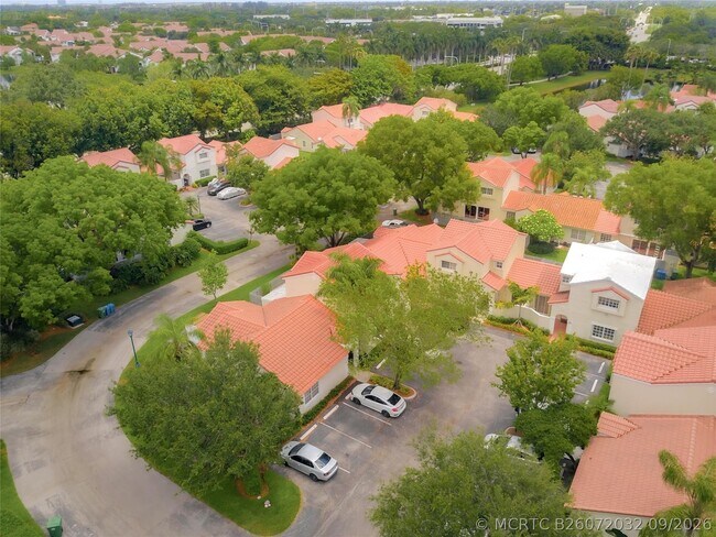 Building Photo - 1370 Cottonwood Cir