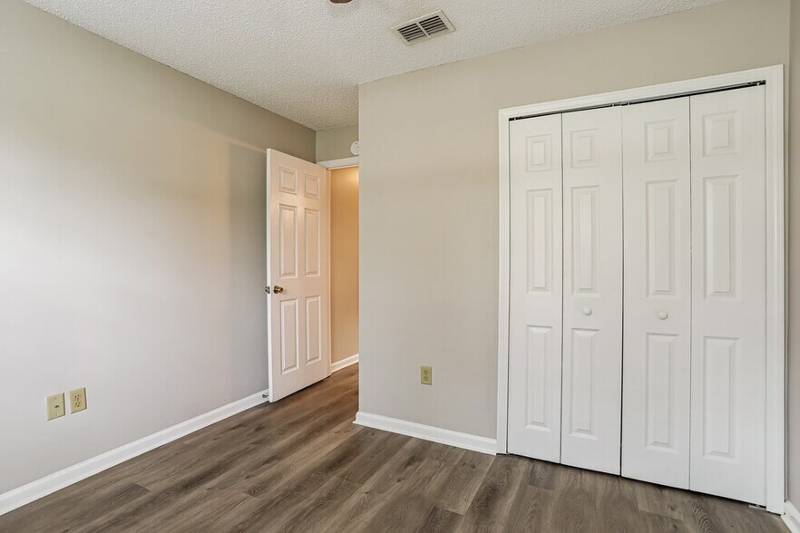 Building Photo - 3402 Westfield Dr