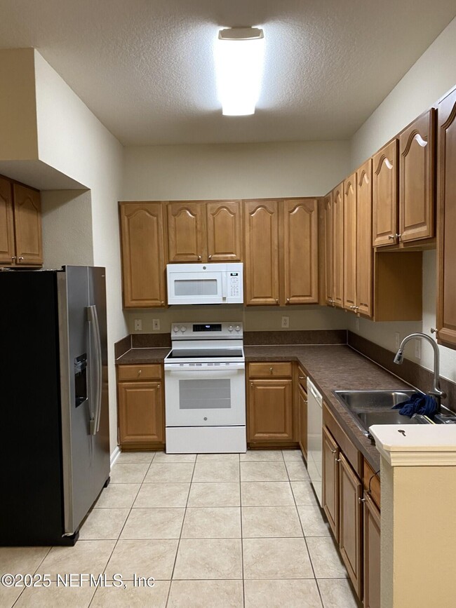 Building Photo - 4251 Migration Dr
