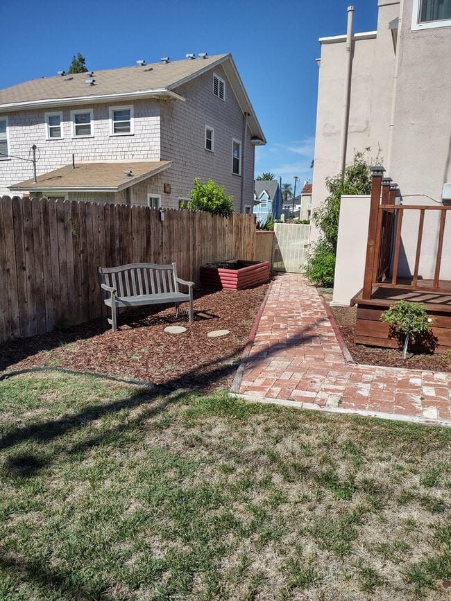backyard - 2142 S Victoria Ave