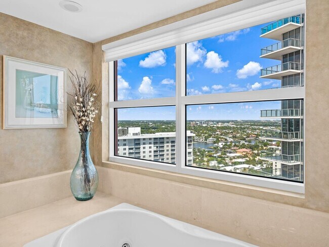 Building Photo - 2110 N Ocean Blvd