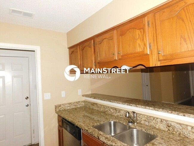 Building Photo - 8104 Longbranch Dr