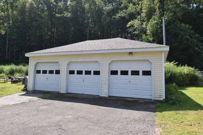 Building Photo - 1197 Prospect Rd