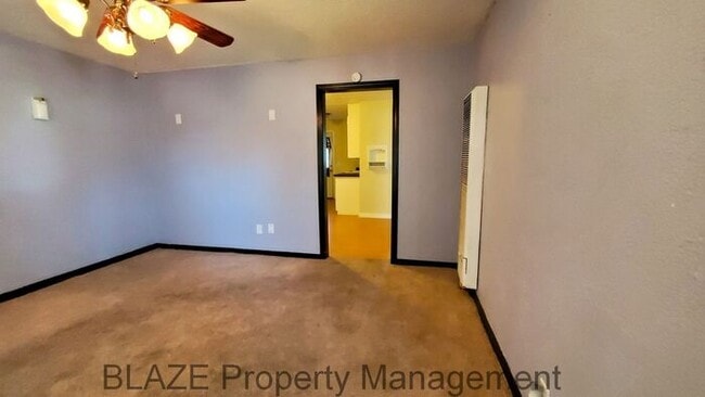 Building Photo - 2 Bedroom in Lawndale