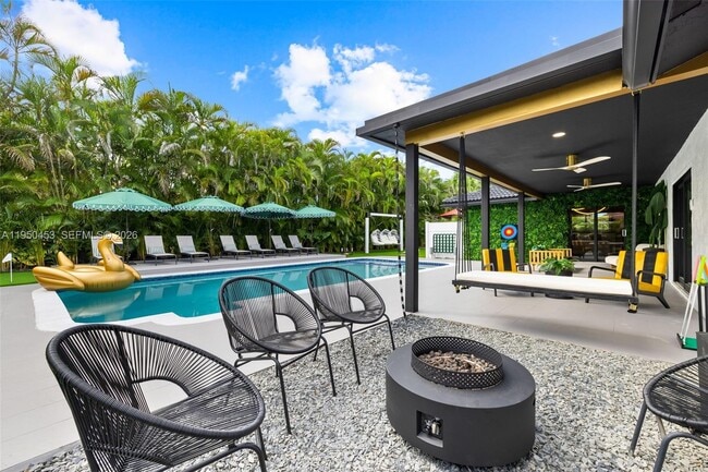 Building Photo - 10366 NW 15th St