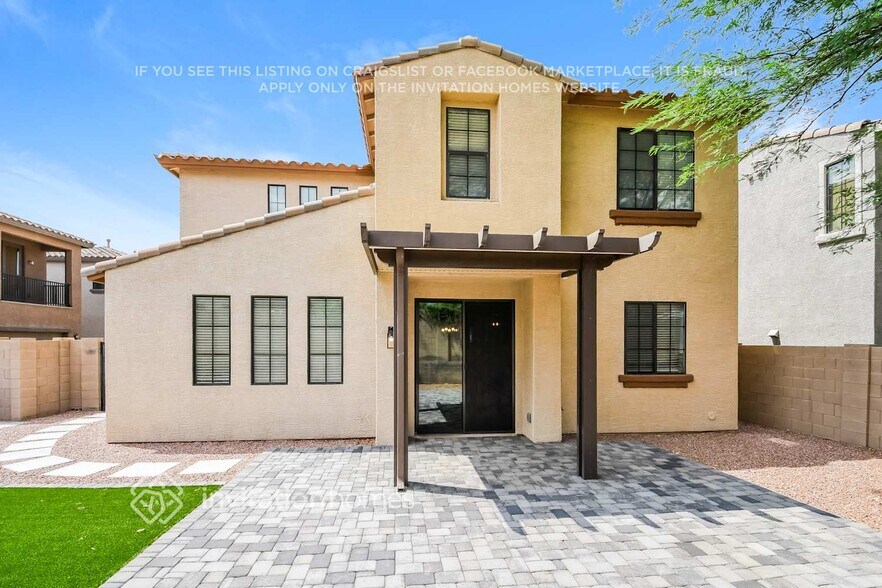 Building Photo - 2370 W Sleepy Ranch Rd