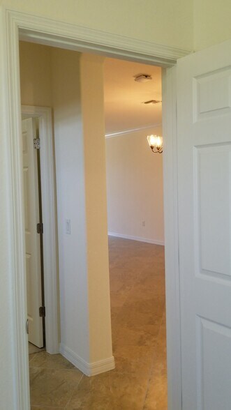 Classy Pocket door - 12604 Garibaldi Ln