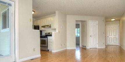 Building Photo - 676 Walden Cir