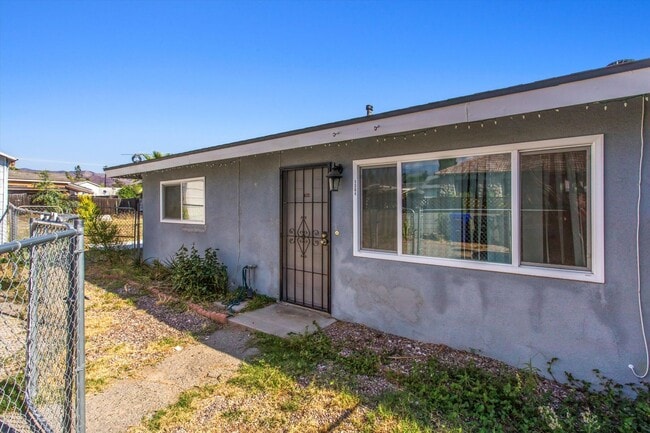 Building Photo - 1364 Turquoise Ave