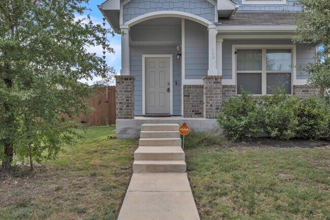 Building Photo - 440 Star Thistle St