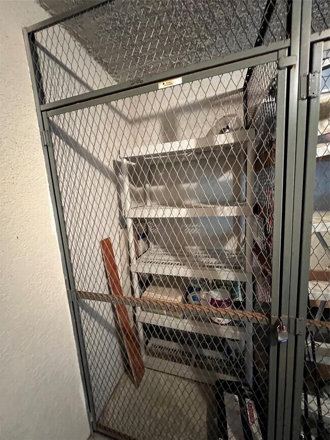 Building Photo - 14747 Cumberland Dr