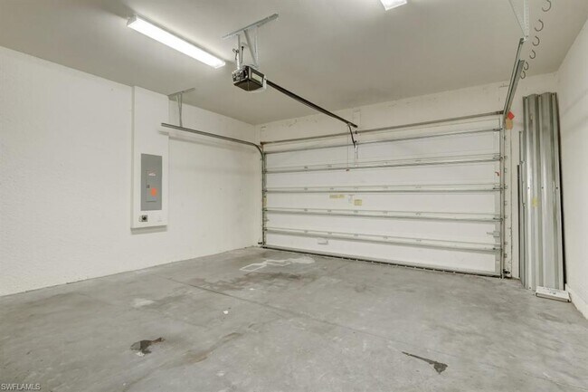 Building Photo - 12762 Fairington Way