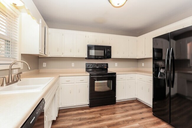 Building Photo - Great 3 Bedroom Home in Clarksville, TN