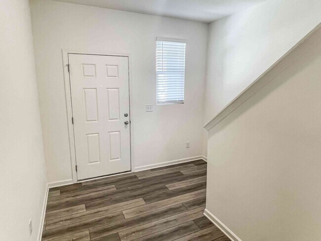 Building Photo - Cartersville Townhome - 3BR/2.5BA