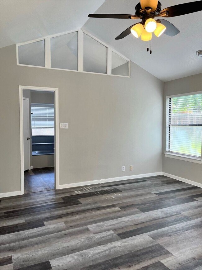 Building Photo - 4 br, 2 bath House - 19906 Encino Briar
