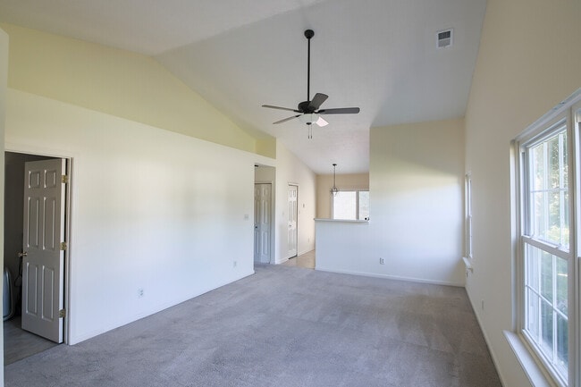 Building Photo - The Gardens North