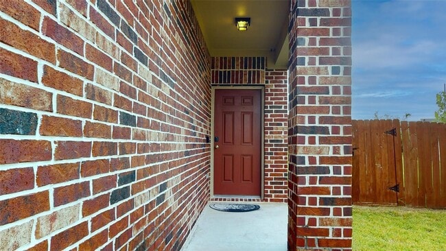 Building Photo - 3202 Cabin Wood Way