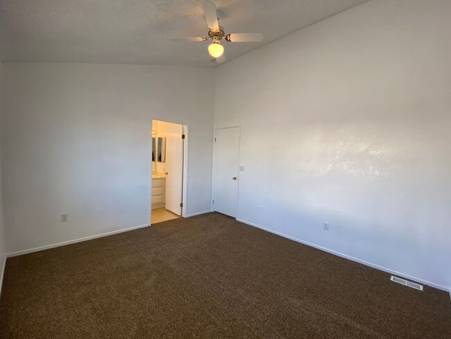 Building Photo - Great 2 Bedroom Home in Bullhead City!