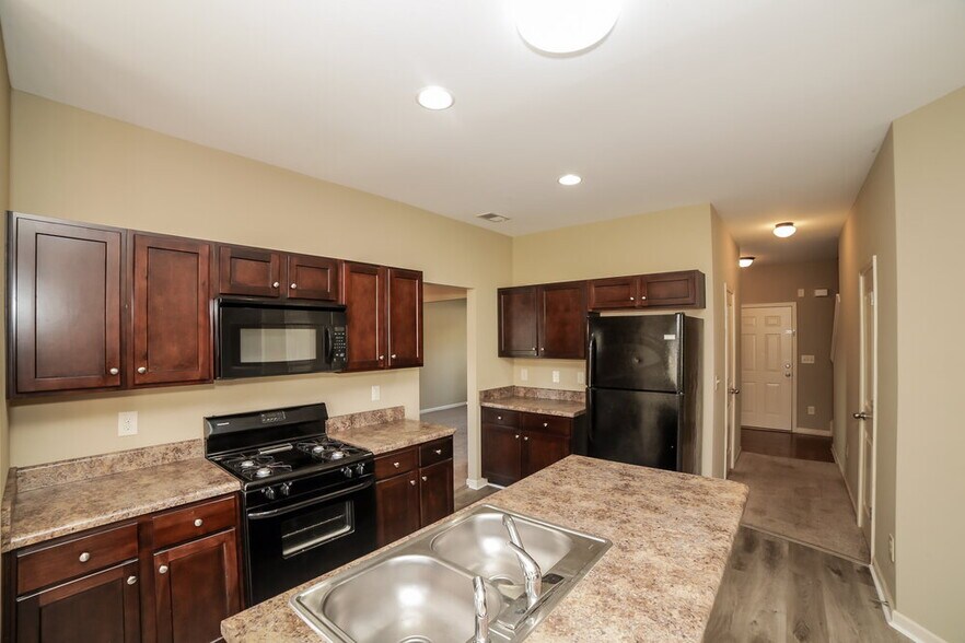 Building Photo - 67 Hamil Ct NW