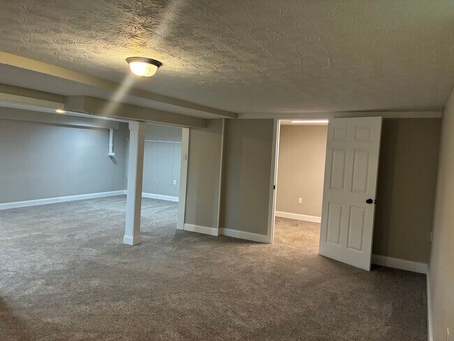 Building Photo - 964 Timberwood Dr