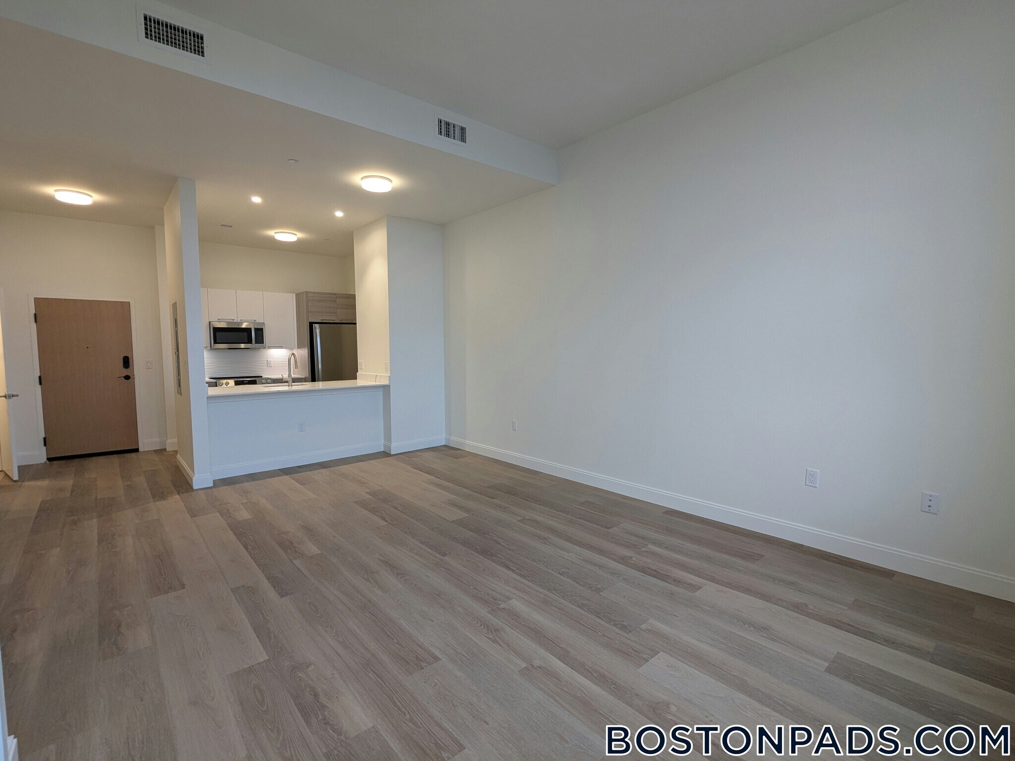 Building Photo - 1079 Commonwealth Ave