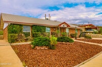 Building Photo - 5822 Beaumont Pl