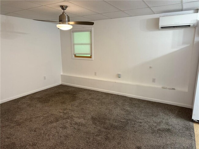 Building Photo - 412 Hickory Walk