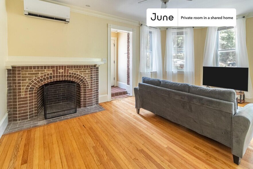 Building Photo - Room in Shared 5 bed/2 bath home