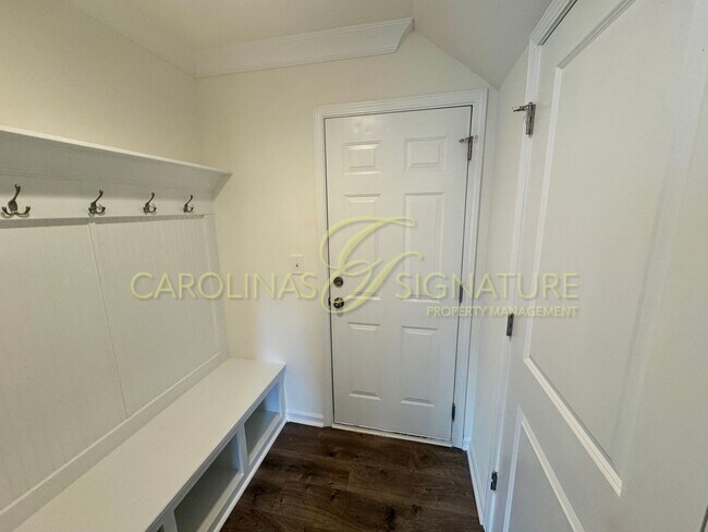 Building Photo - Fantastic 3BR/2.5BA Townhome located in The Elm at Stonecrest