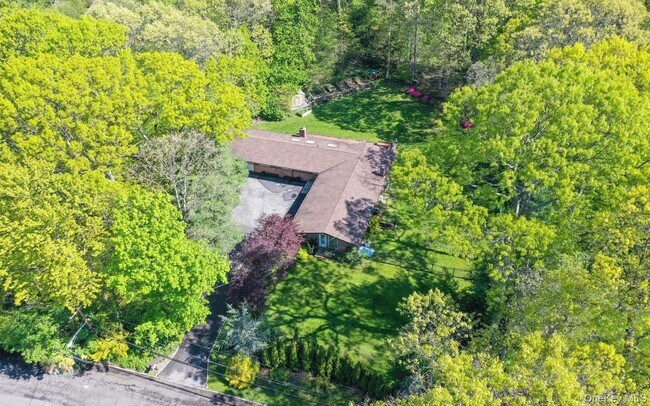 Primary Photo - 20 Cherry Ln
