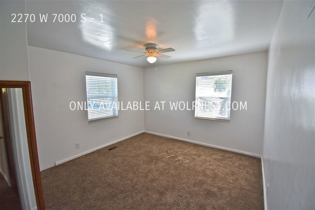 Building Photo - Lovely 2 Bedroom West Jordan Unit! No Depo...