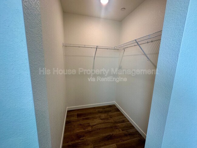 Building Photo - 3957 Pinnacles Ct