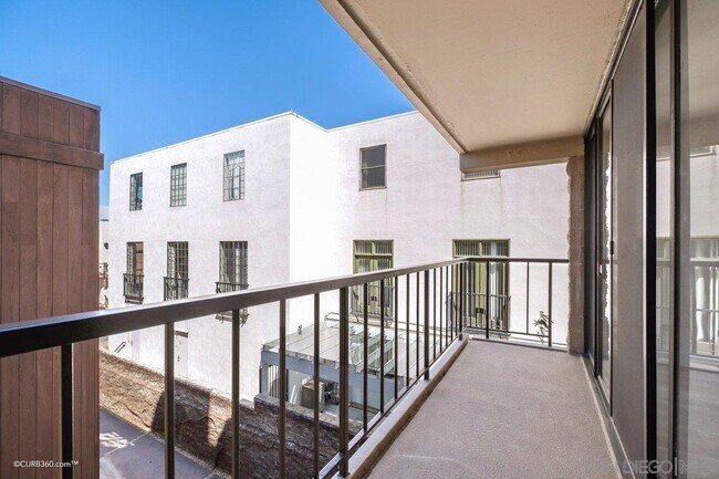 Building Photo - 1250 Cave St