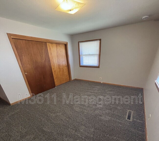 Building Photo - 5313 Leighton Ave