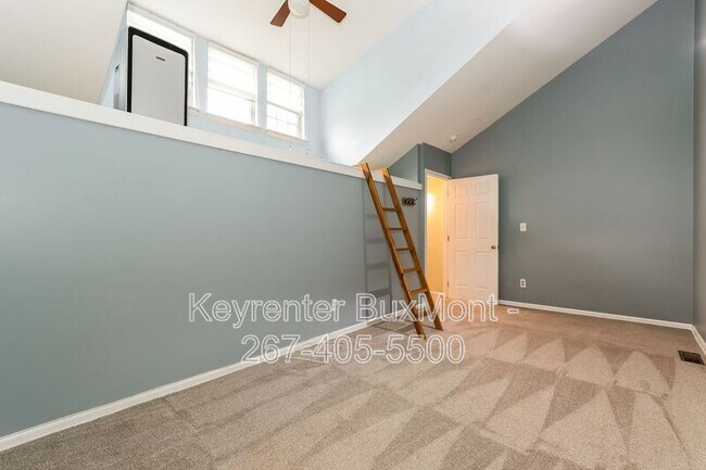 Building Photo - 654B Woodford Ln