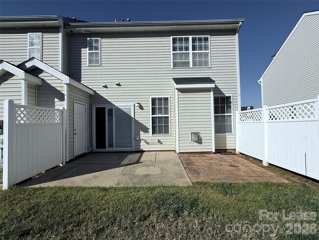 Building Photo - 7549 Bluff Point Ln