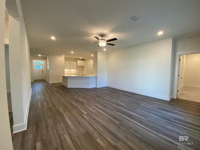 Building Photo - 510 Hardwood Ave