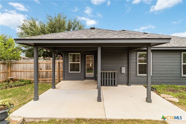 Building Photo - 421 Capistrano Dr