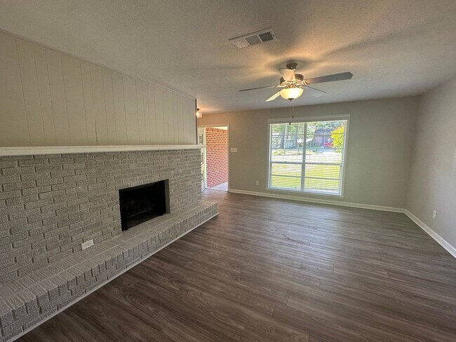 Building Photo - Prattville Redo!
