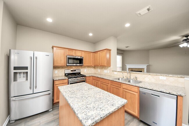 Building Photo - 12902 Meadow Springs Dr