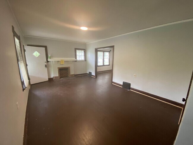 Building Photo - 500 W Parkwood-2125 Mayfair Rd