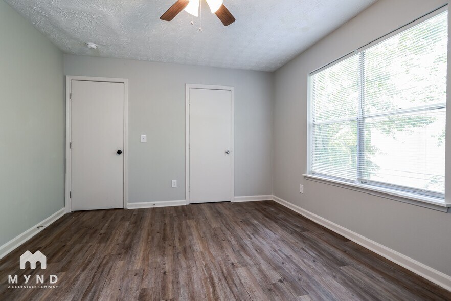 Building Photo - 5550 Panola Pl